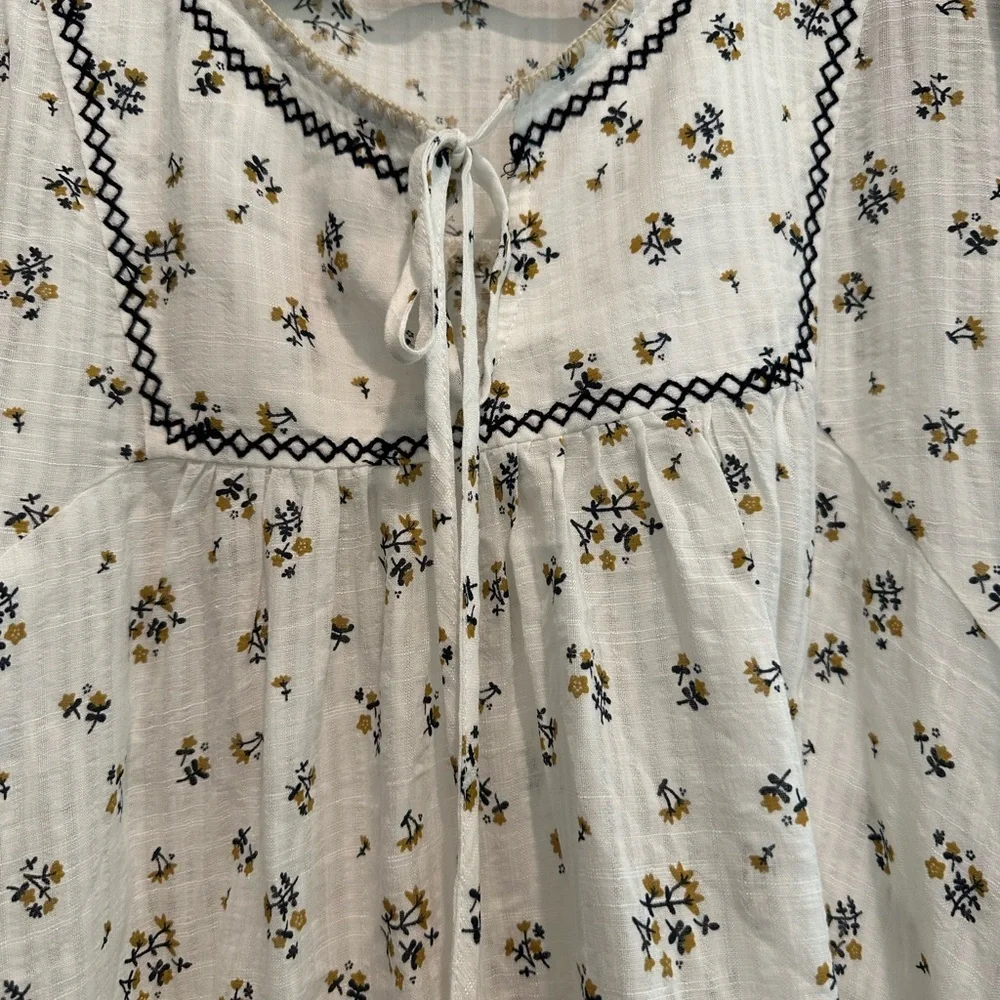 Easel White Blouse with Blue Floral Pattern - Picture 2 of 3